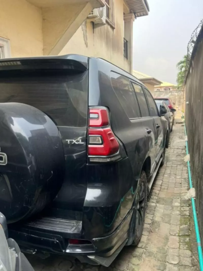 Toyota Landcruiser Prado   - 2012