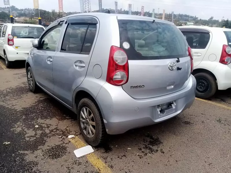 Toyota Passo   - 2012