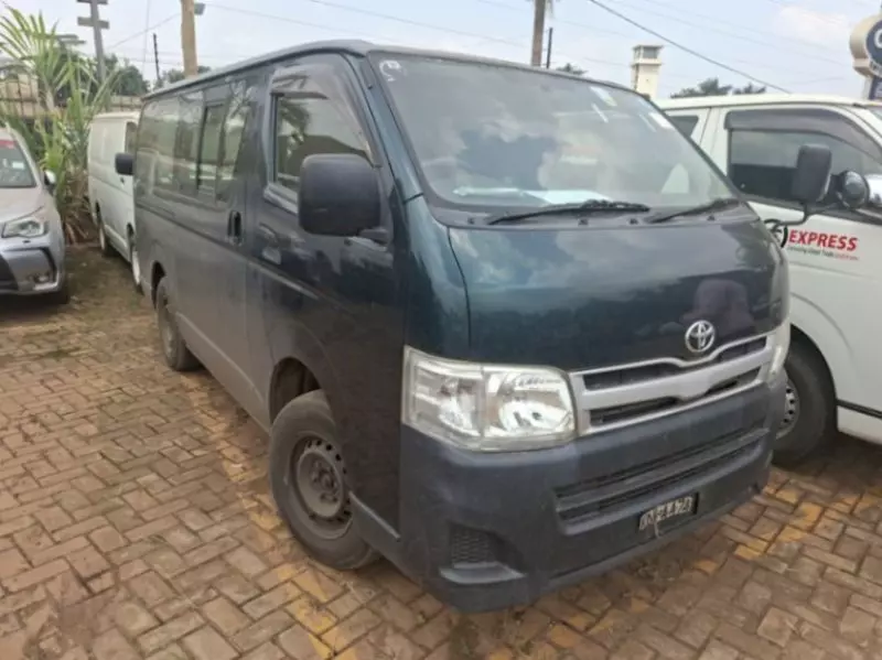 TOYOTA Hiace   - 2013