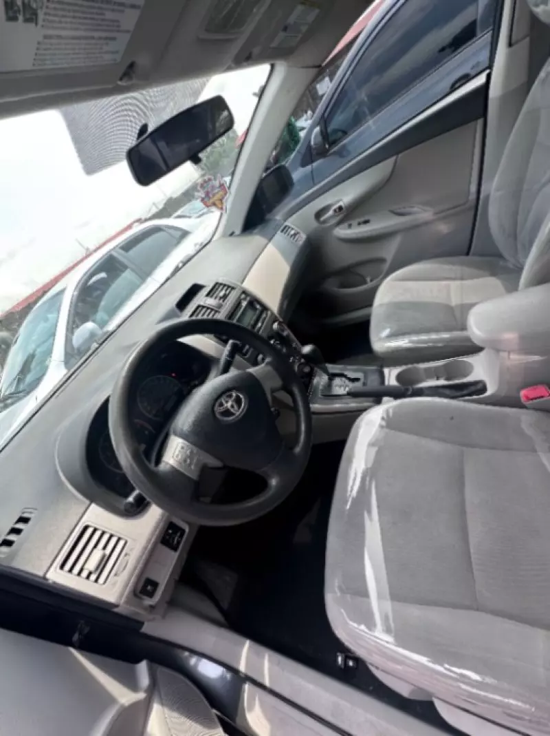 Toyota Corolla   - 2012
