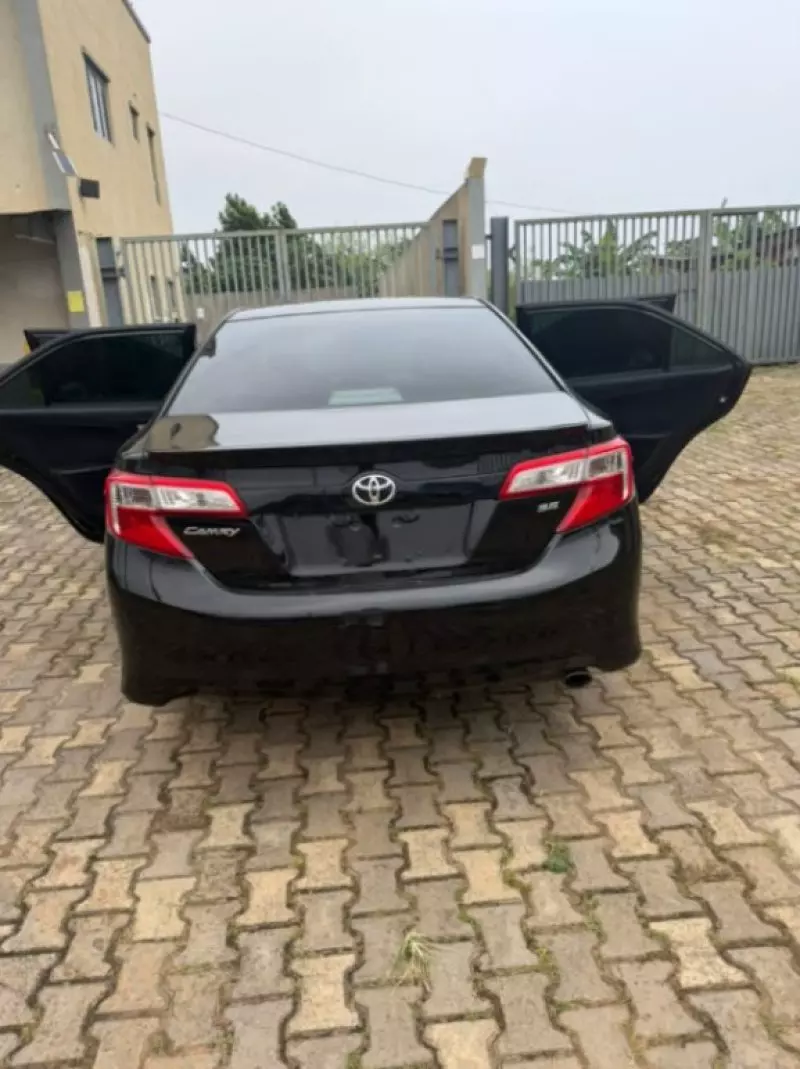 TOYOTA Camry   - 2013