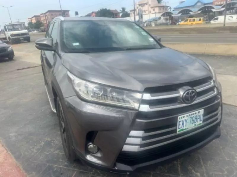 Toyota Highlander   - 2014