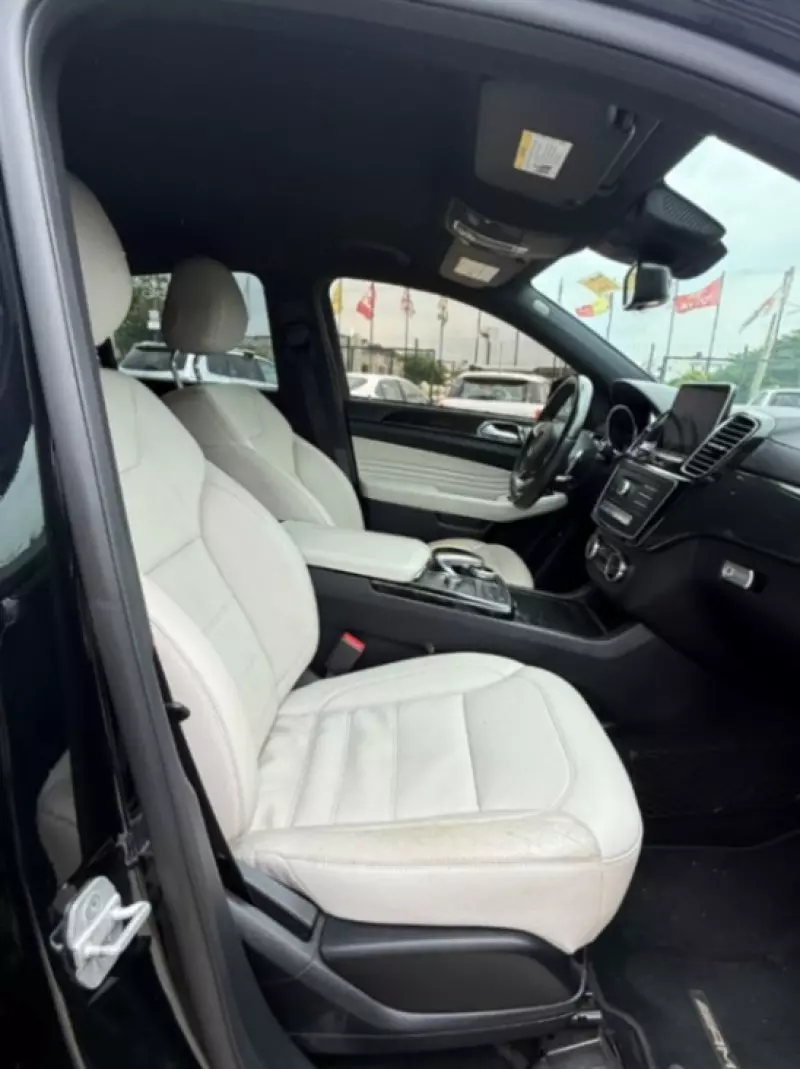 Mercedes-Benz GLE-Class   - 2016