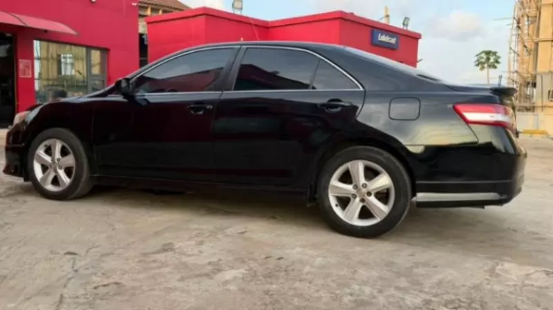 Toyota Camry - 2010