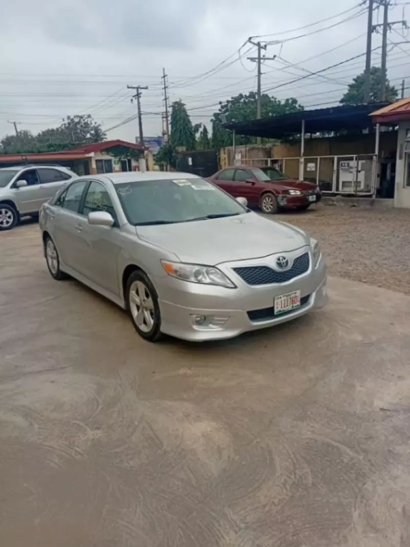 TOYOTA Camry   - 2011