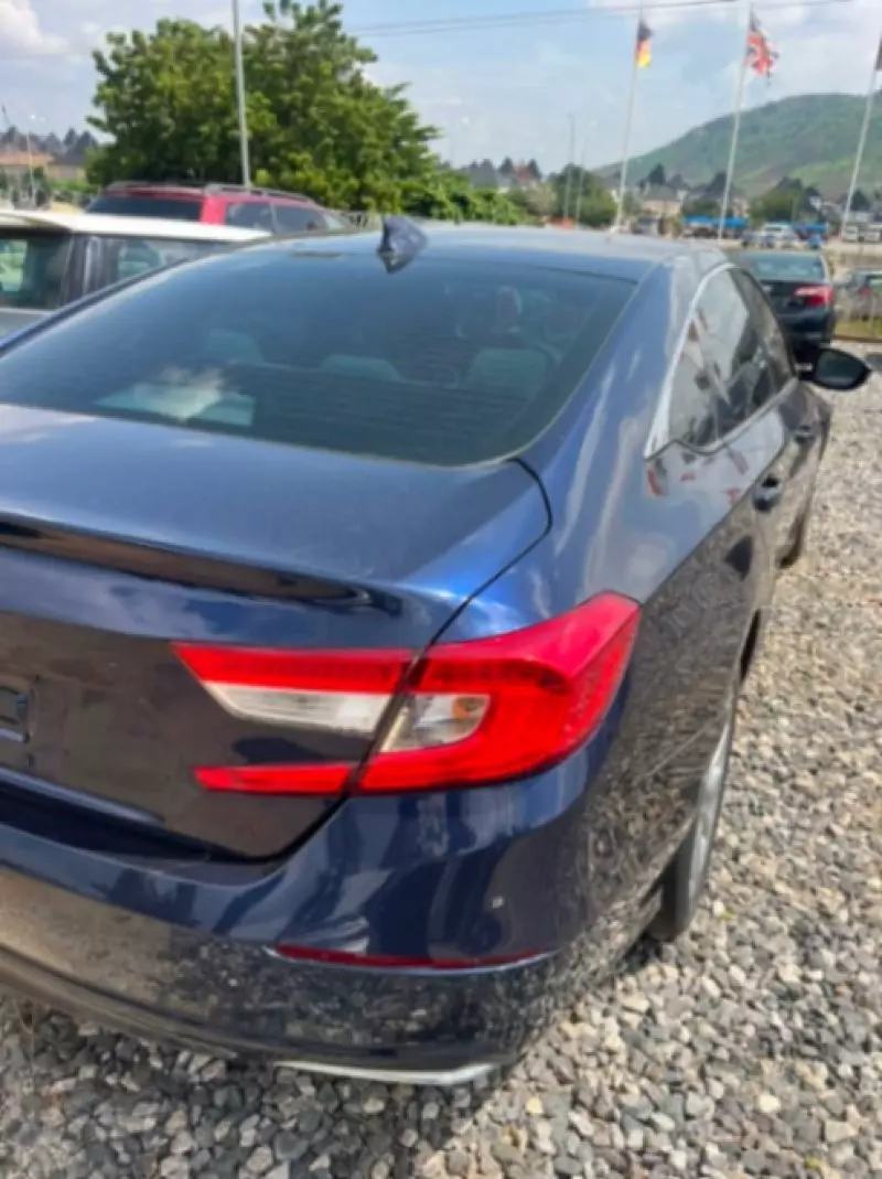 Honda Accord   - 2018