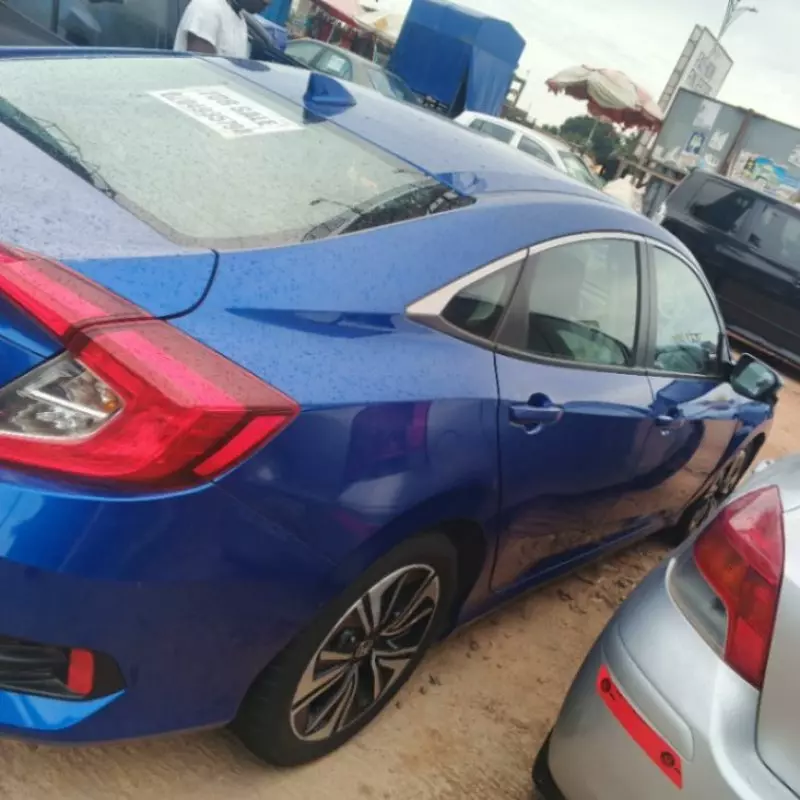 Honda Civic   - 2017
