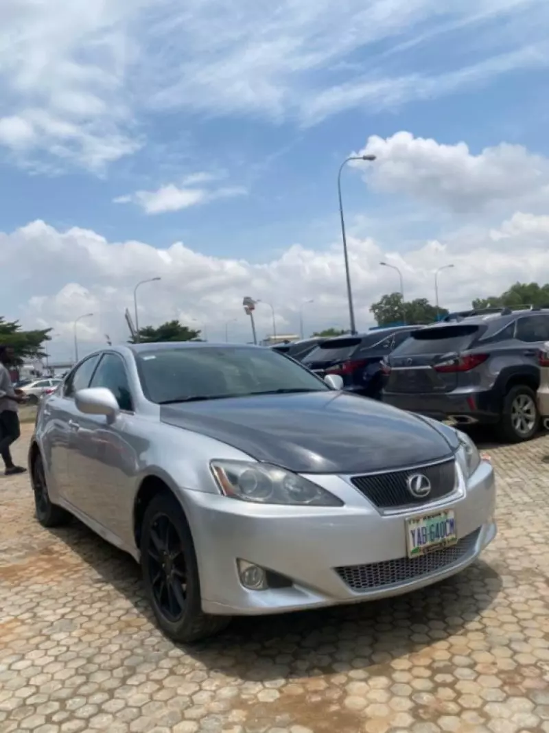 Lexus IS   - 2006