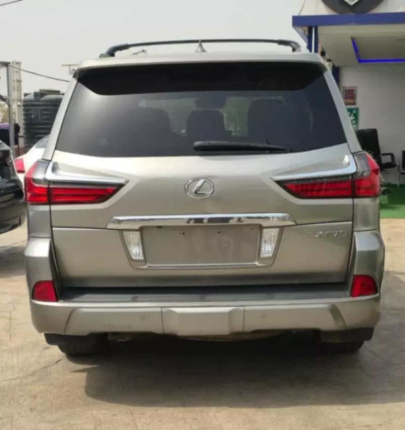 Lexus LX   - 2017