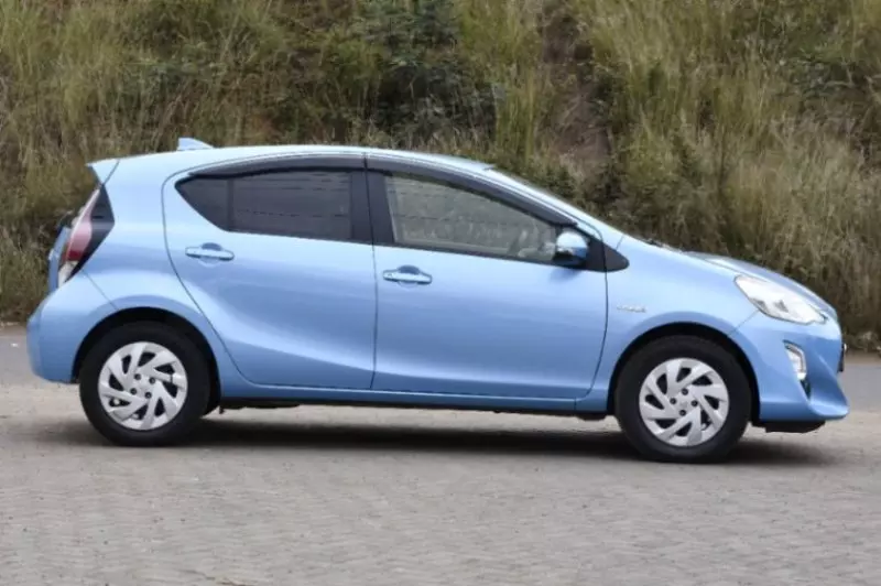 Toyota Aqua   - 2016