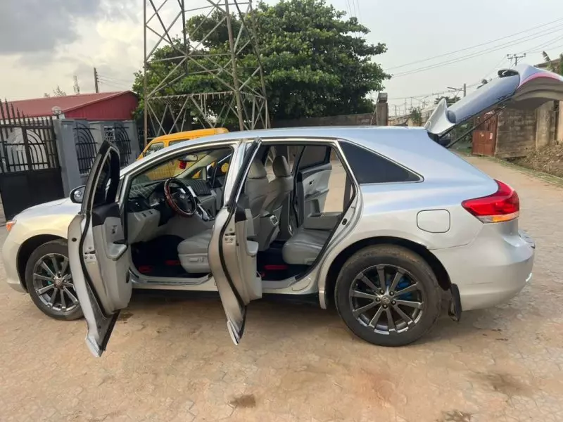 TOYOTA Venza   - 2010
