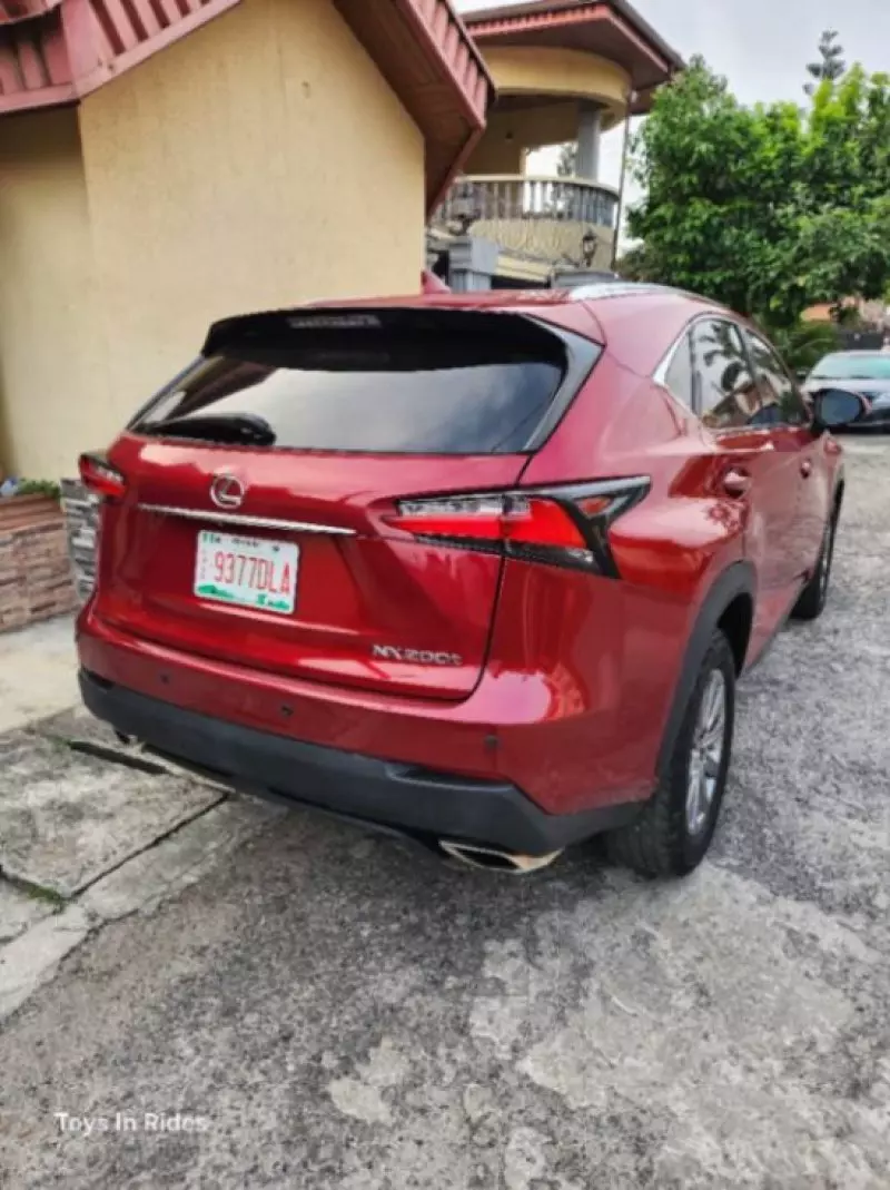 Lexus NX 200T   - 2017