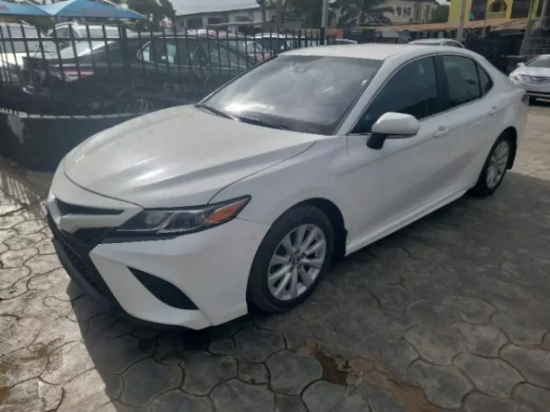 Toyota Camry   - 2018