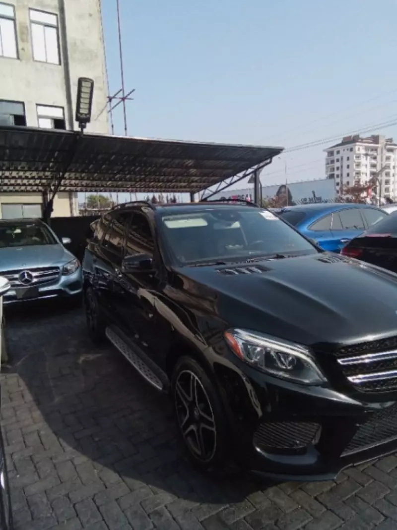 Mercedes-Benz GLE 400   - 2016