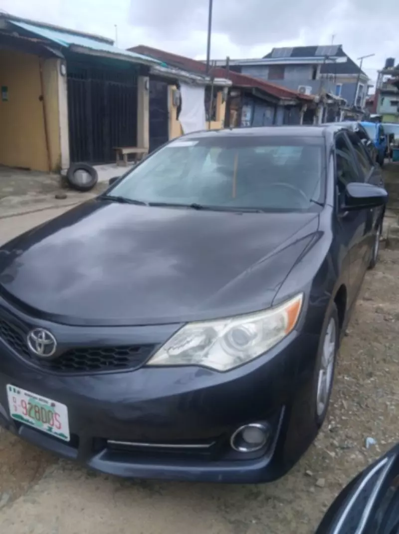 TOYOTA Camry   - 2012