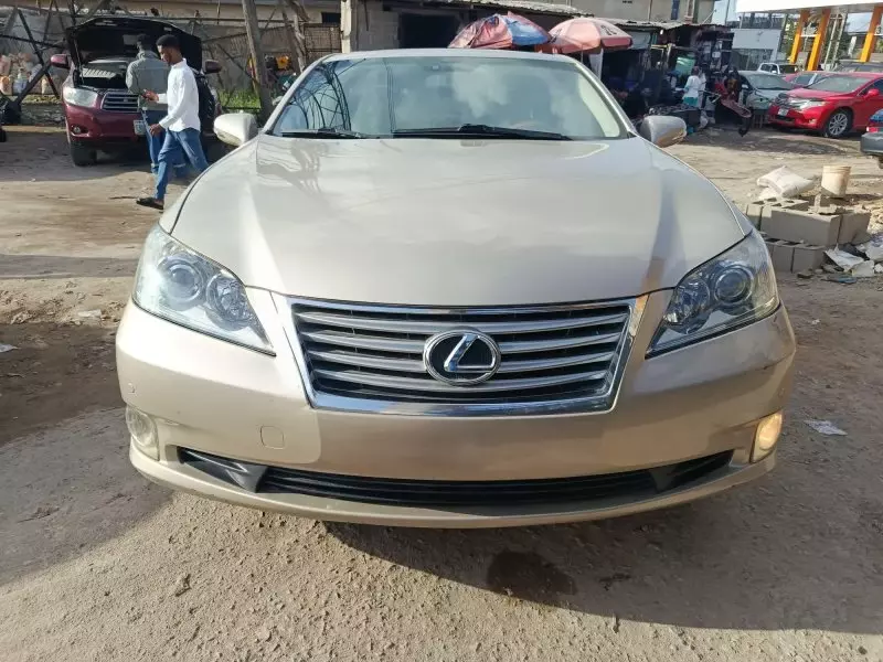 Lexus ES   - 2011