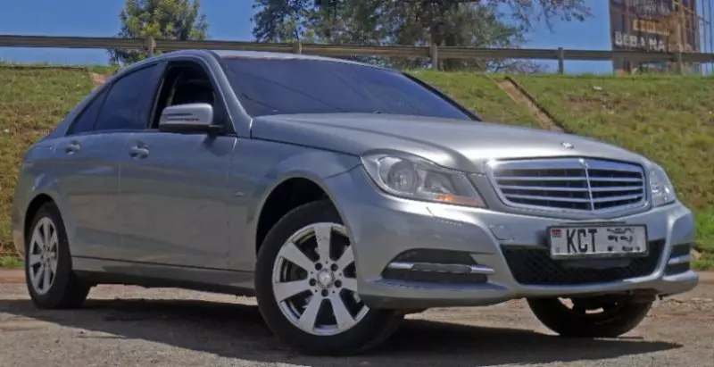 Mercedes-Benz C200   - 2011