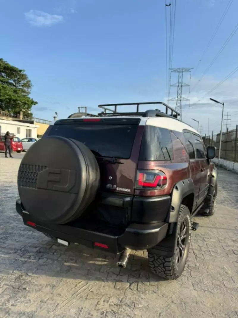 Toyota FJ Cruiser   - 2007