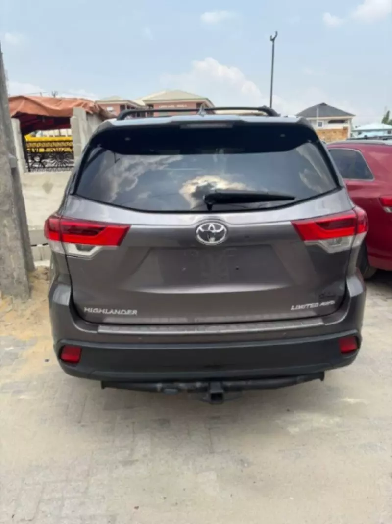 TOYOTA Highlander   - 2015