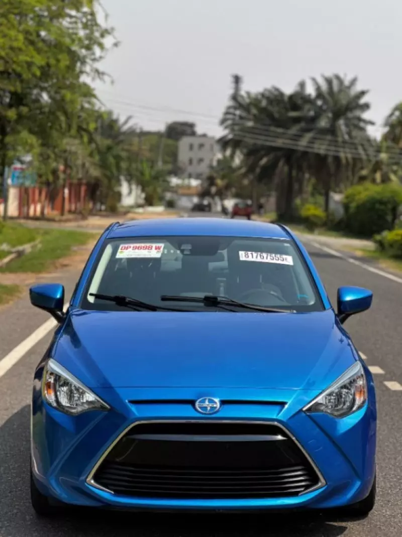 Toyota Yaris   - 2016