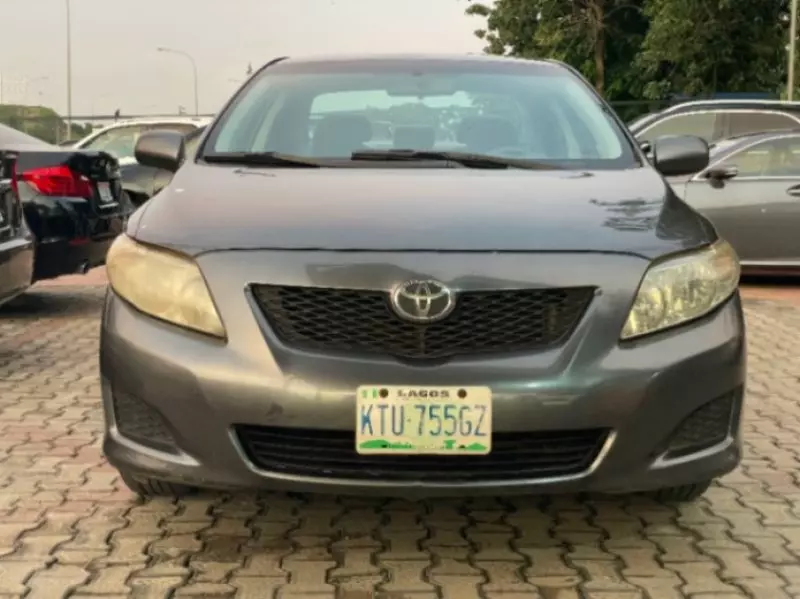 Toyota Corolla   - 2009