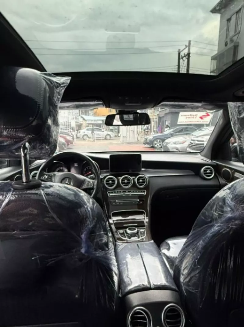 Mercedes-Benz GLC 300   - 2019