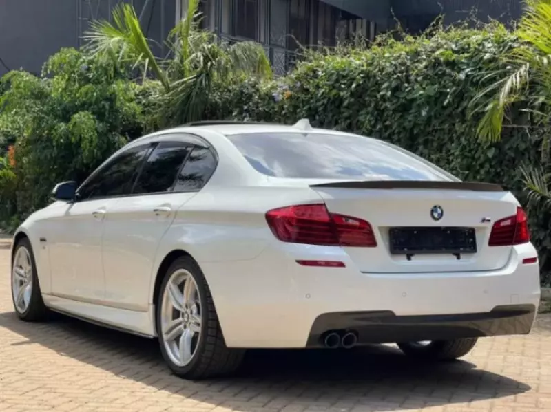 BMW 528i   - 2016