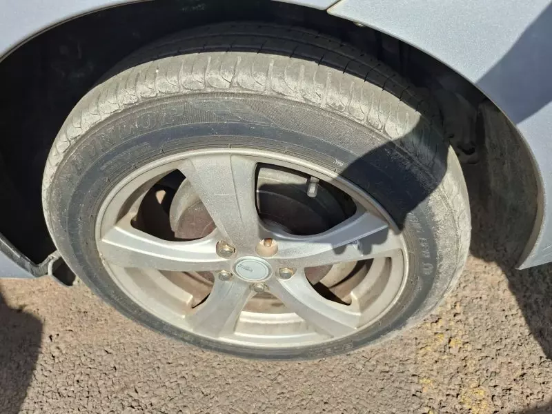 Toyota Ractis   - 2012