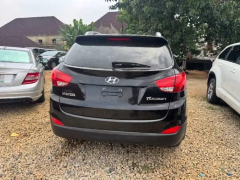 Hyundai Tucson   - 2011