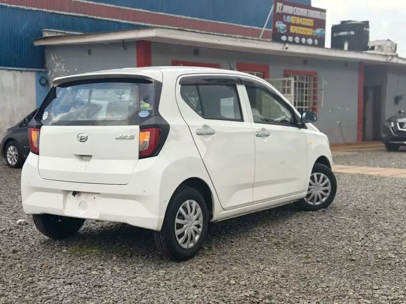 Daihatsu Mira    - 2019