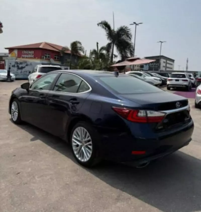 Lexus ES 350   - 2016