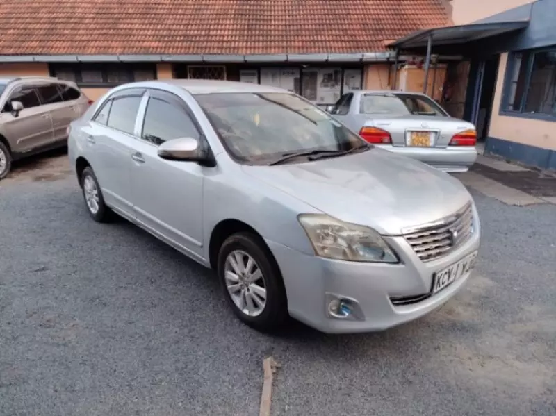 Toyota Premio    - 2012