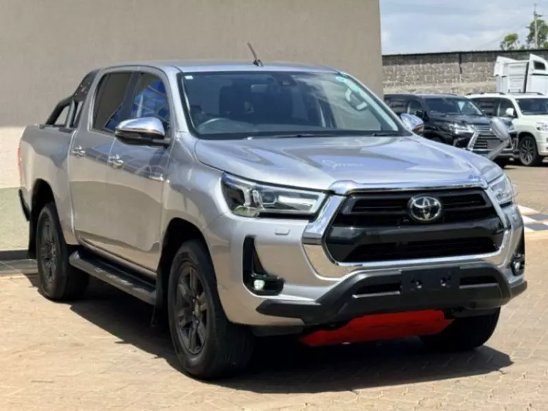 Toyota Hilux   - 2020