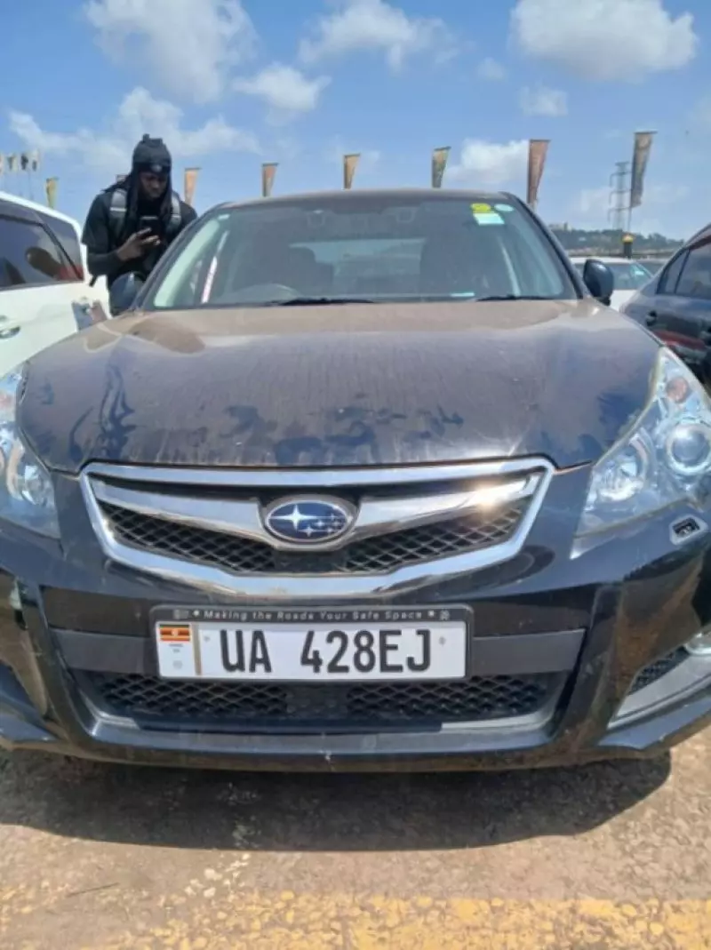 Subaru Legacy    - 2011