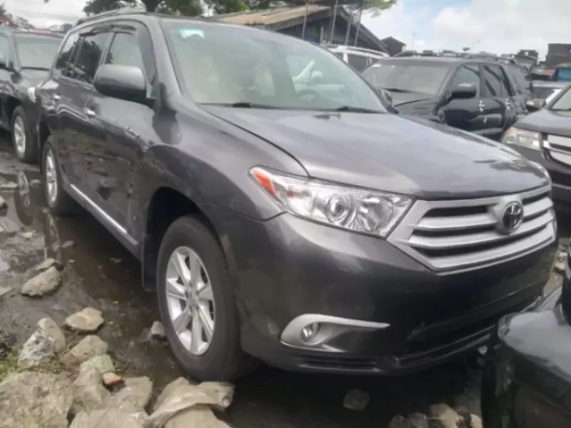 TOYOTA Highlander   - 2011