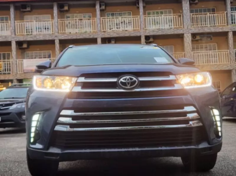 TOYOTA Highlander   - 2015