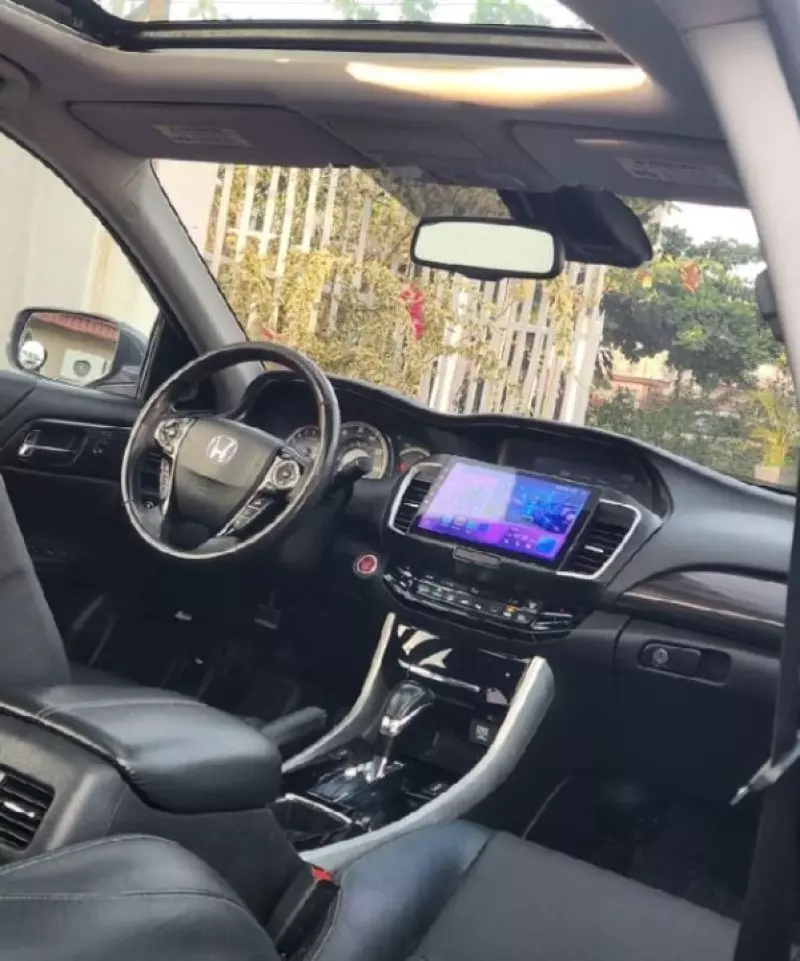 Honda Accord   - 2016