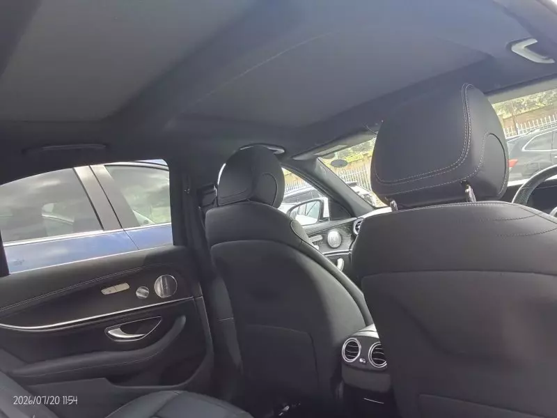 Mercedes-Benz E200 - 2020