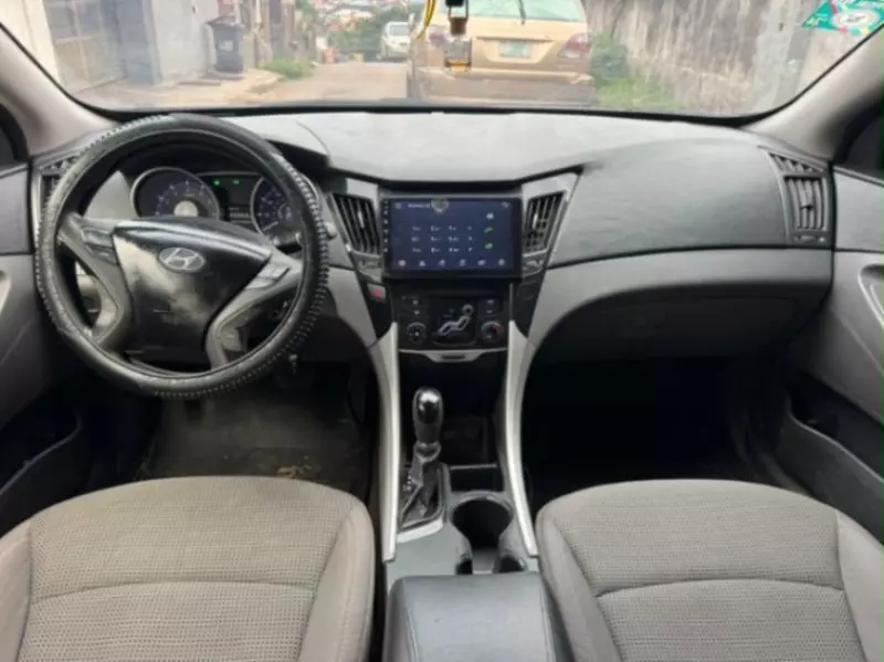 Hyundai Sonata - 2011