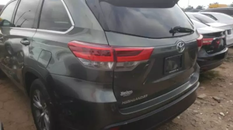 Toyota Highlander   - 2015
