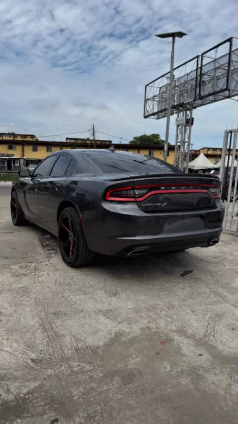 Dodge Charger   - 2018