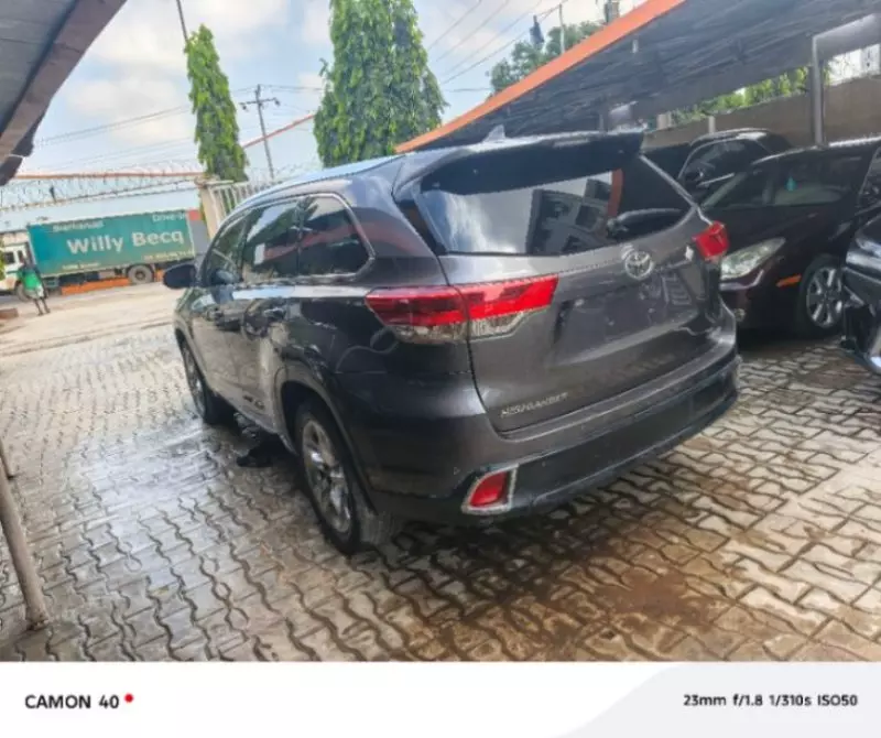 Toyota Highlander   - 2014