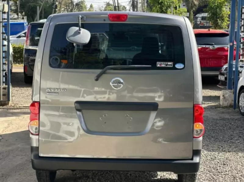 Nissan NV200   - 2022