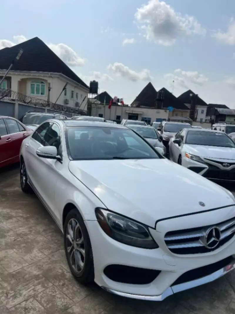 Mercedes-Benz C 300   - 2015