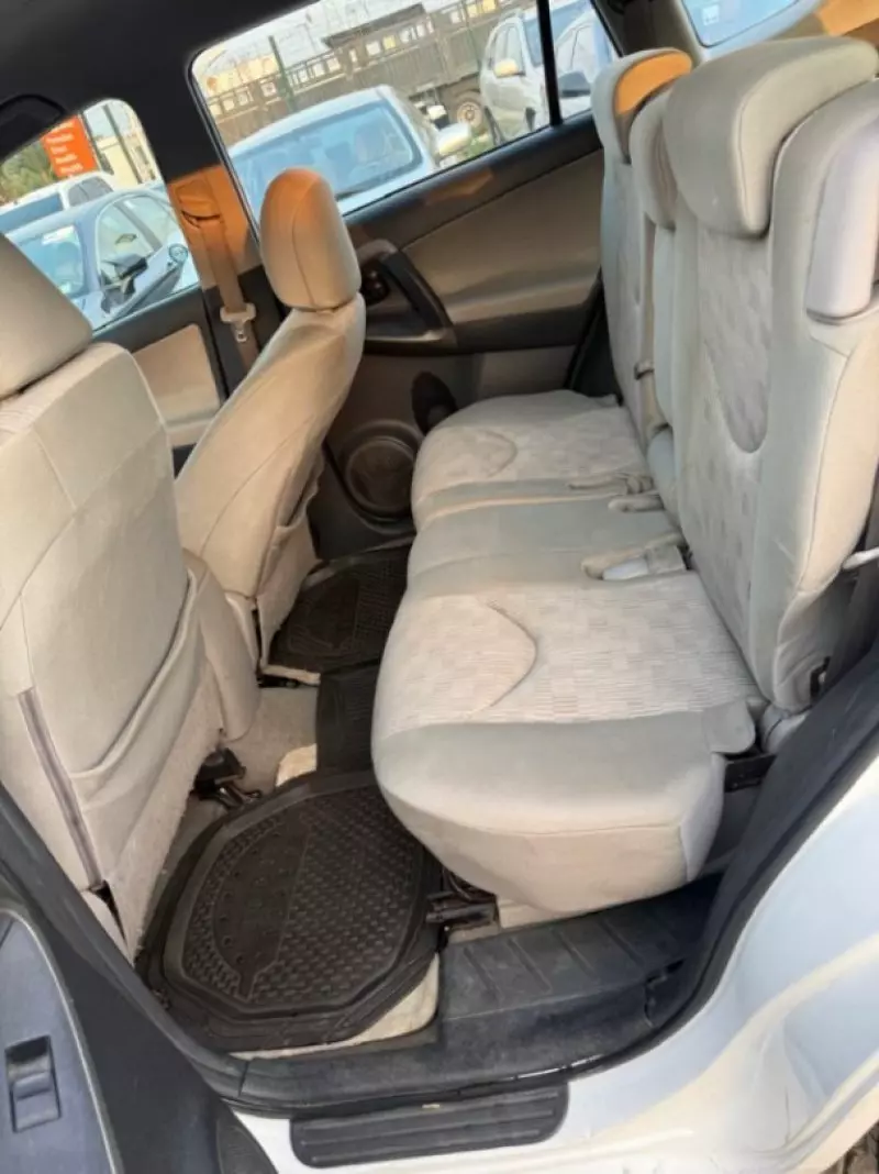 Toyota RAV 4   - 2010