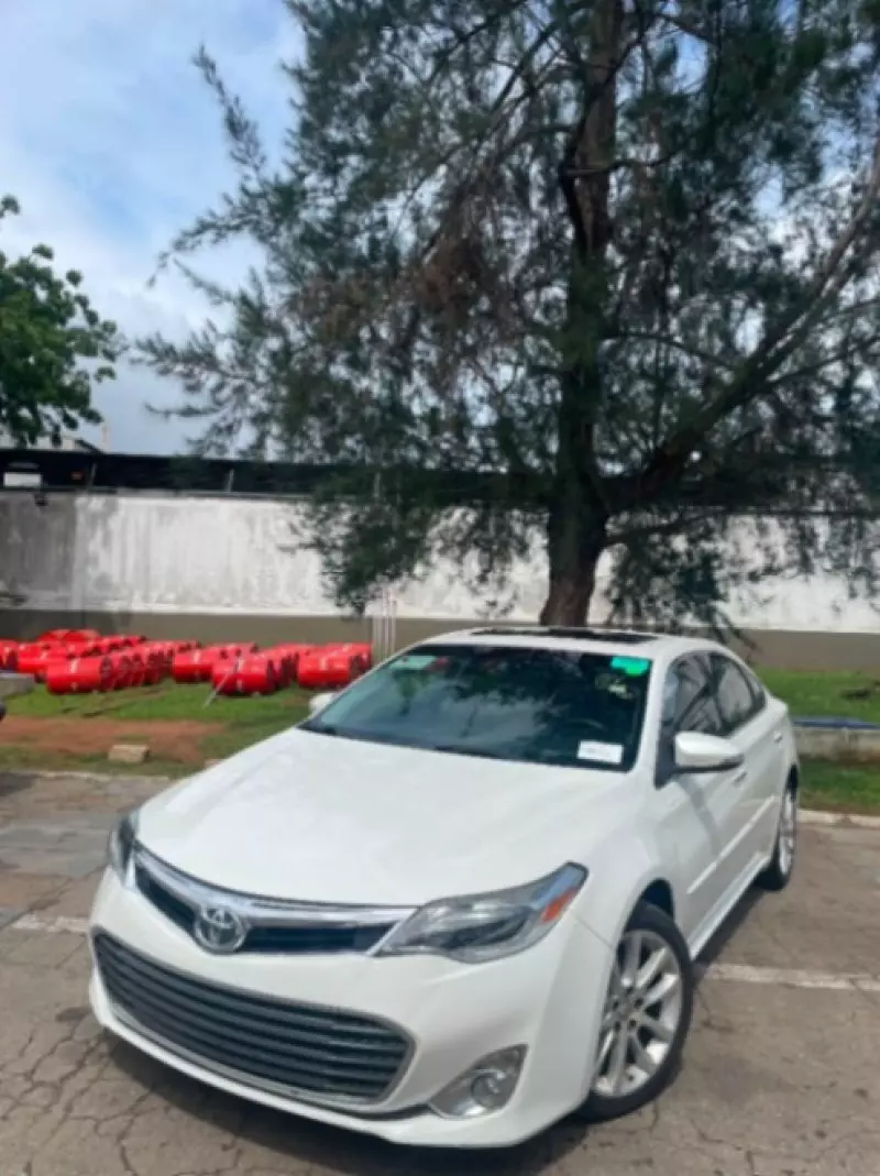 TOYOTA Avalon   - 2015