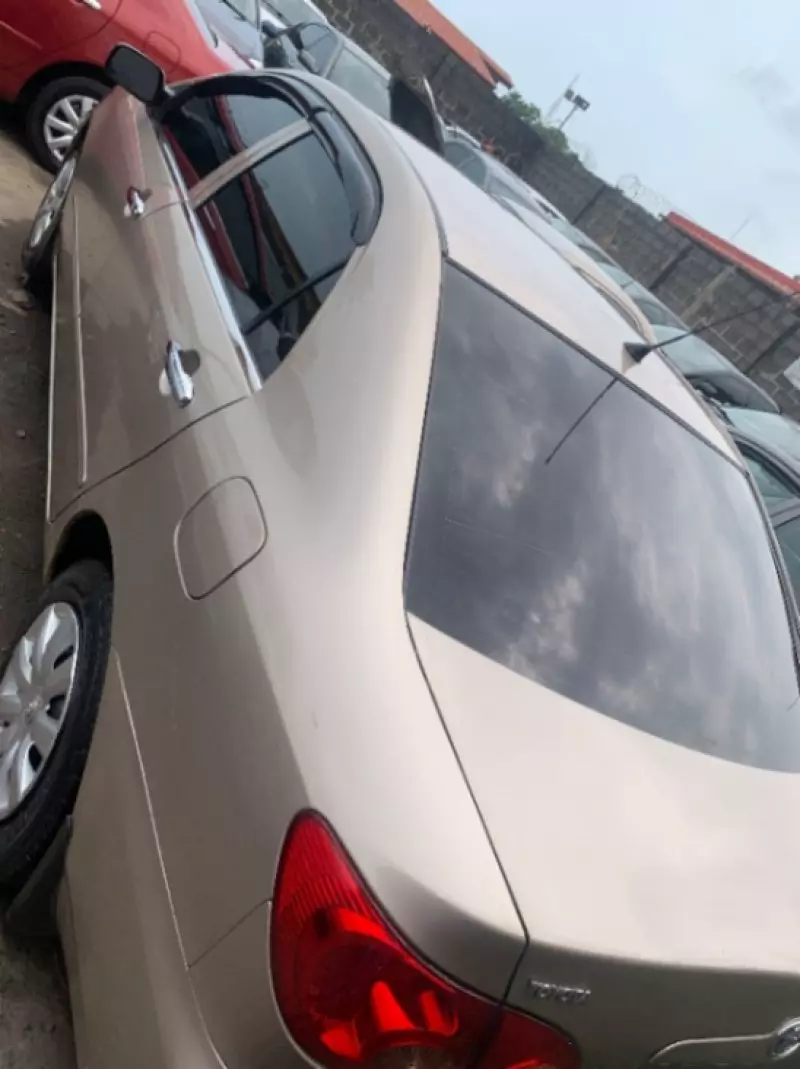 Toyota Corolla   - 2013