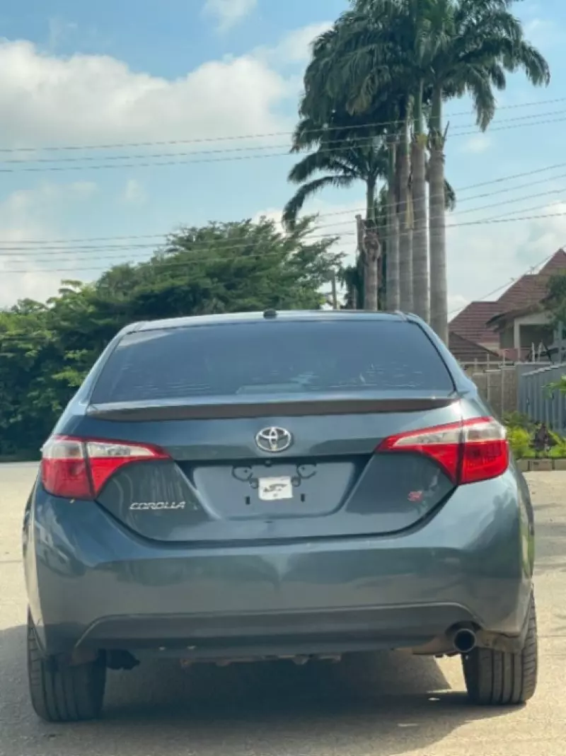 TOYOTA Corolla   - 2015