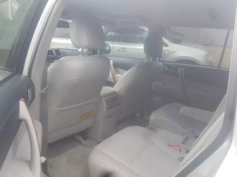 Toyota Highlander   - 2010
