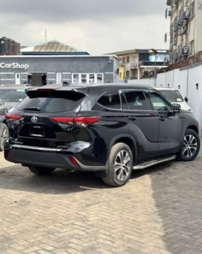 TOYOTA Highlander - 2021